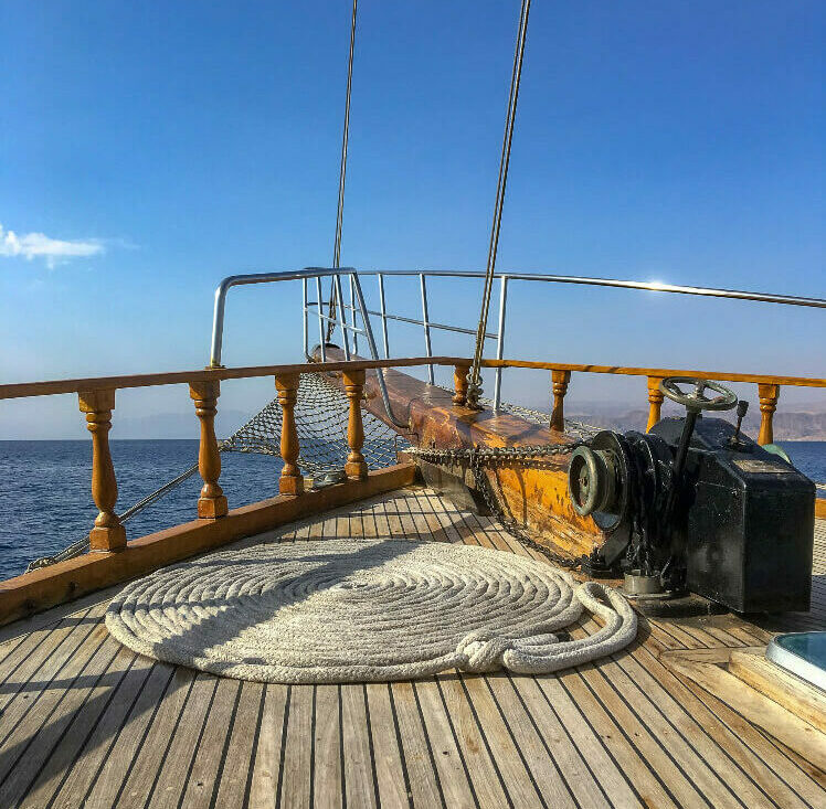 Devant d'un bateau sur la mer