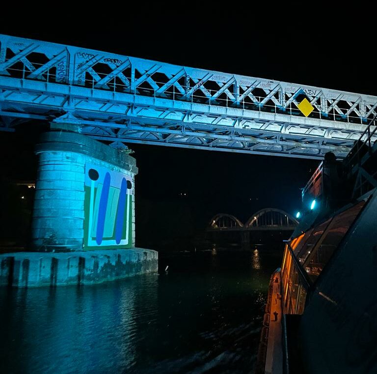 Pont de Besançon vue d'un événement de péniche