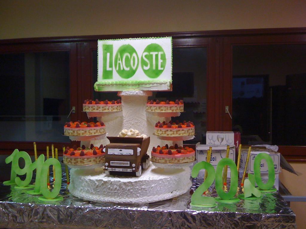 Anniversaire Lacoste 100 ans gateau